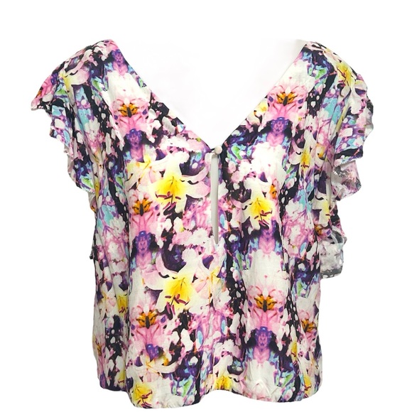 NWT Bebe Printed FLUTTER SLEEVE PRINT TOP Blouse Large - Picture 7 of 11